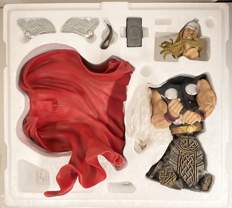 Carica immagine in Galleria Viewer, XM Studios Premium Collectibles Thor Bust (Comic Edition) 1/4 Scale - Used