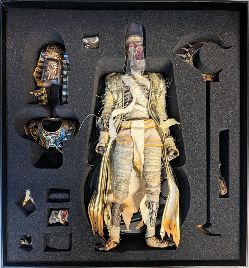 Laden Sie das Bild in Galerie -Viewer, Coomodel & Poptoys Monster File Series The Mummy Deluxe Edition 1/6 Scale Figure MF009 - Used