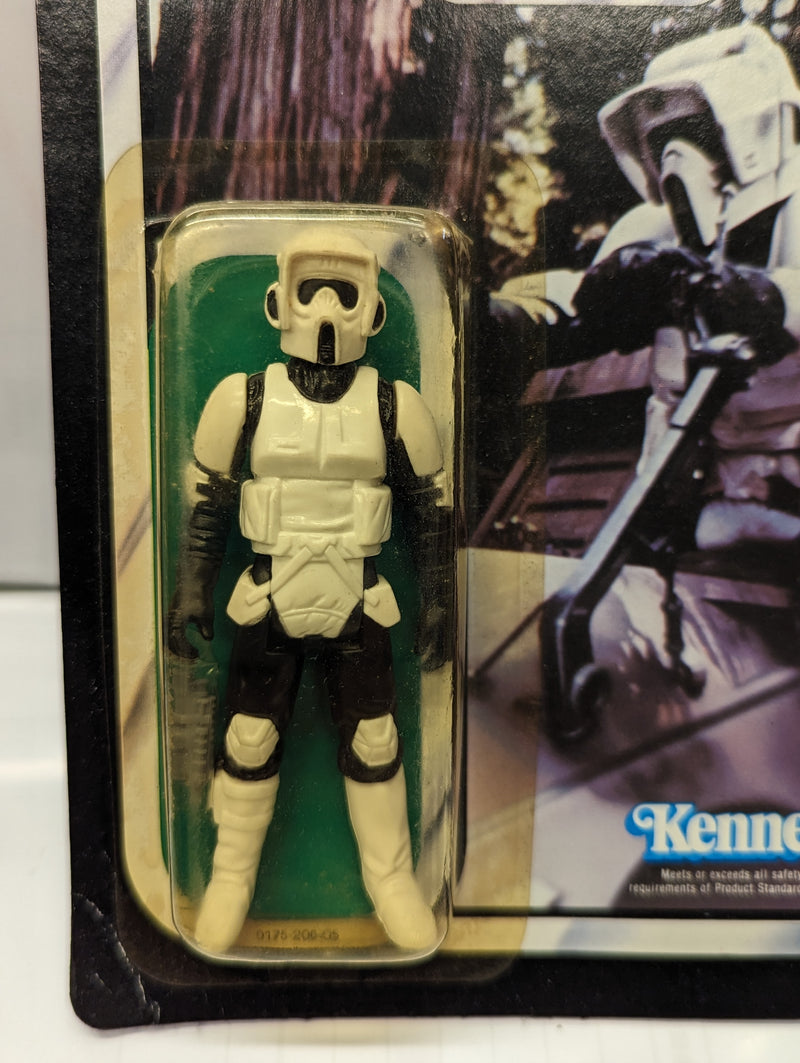 Laden Sie das Bild in Galerie -Viewer, Vintage Kenner Star Wars Biker Scout 3.5-Inch Action Figure (77-Back Card) - Used