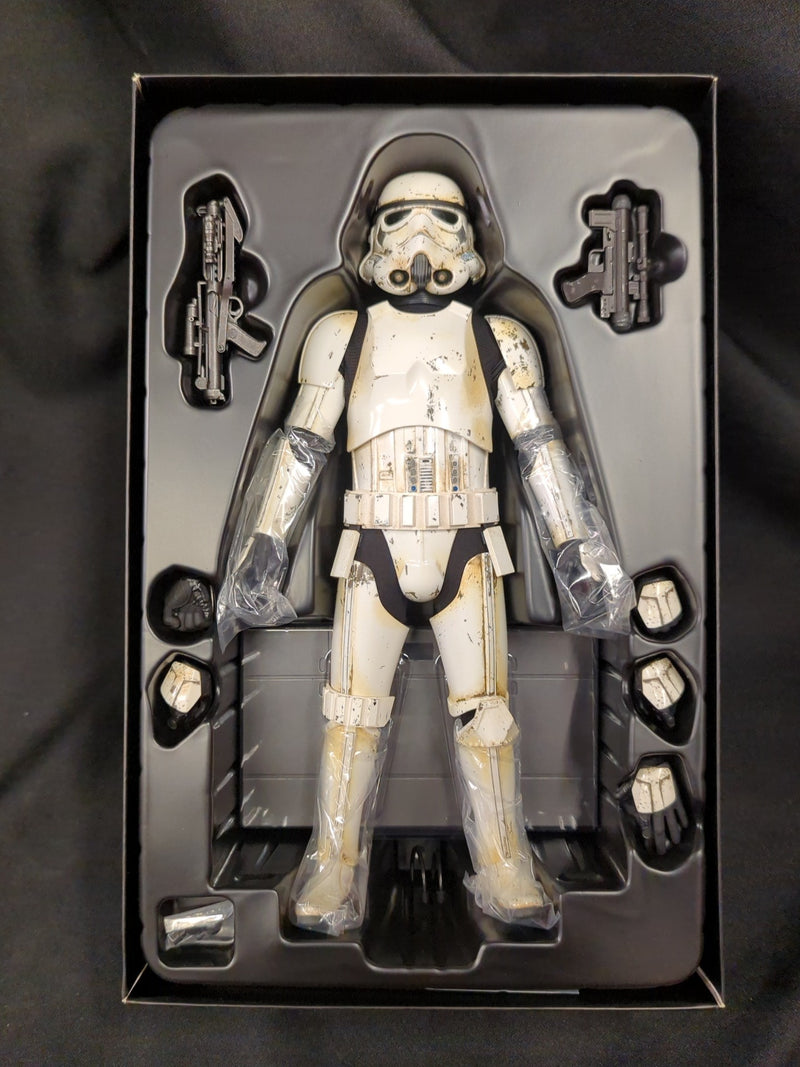 Laden Sie das Bild in Galerie -Viewer, Hot Toys Television Masterpiece Remnant Stormtrooper TMS011 - Used