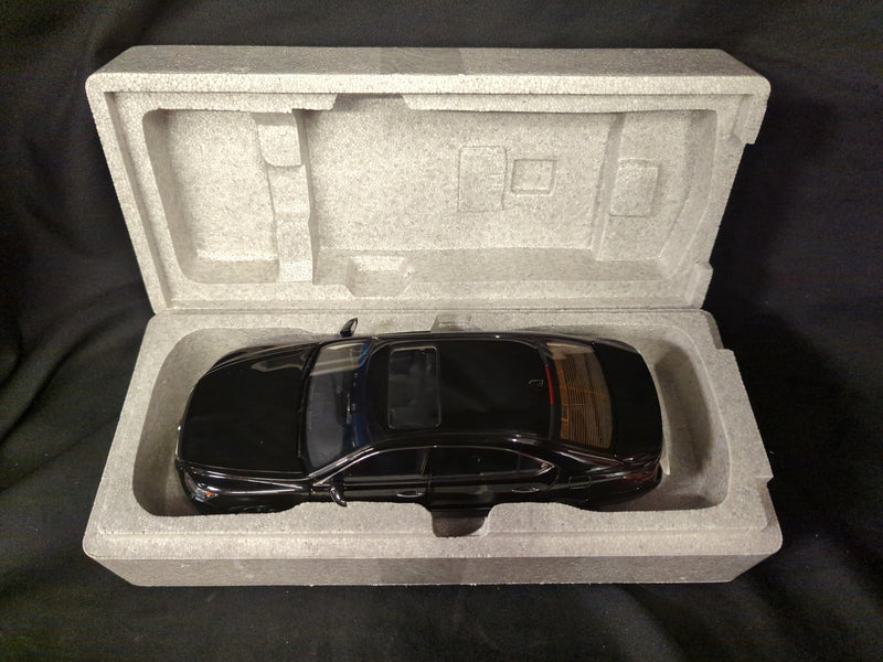 Load image into Gallery viewer, AUTOart Signature 1/18 Lexus LS600hL Black 78842 - Used