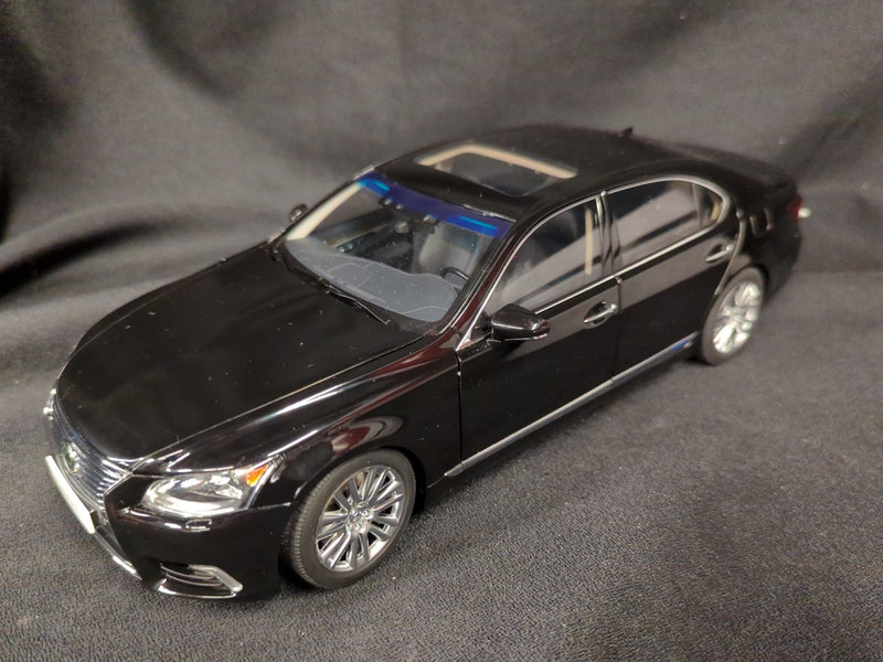 Load image into Gallery viewer, AUTOart Signature 1/18 Lexus LS600hL Black 78842 - Used