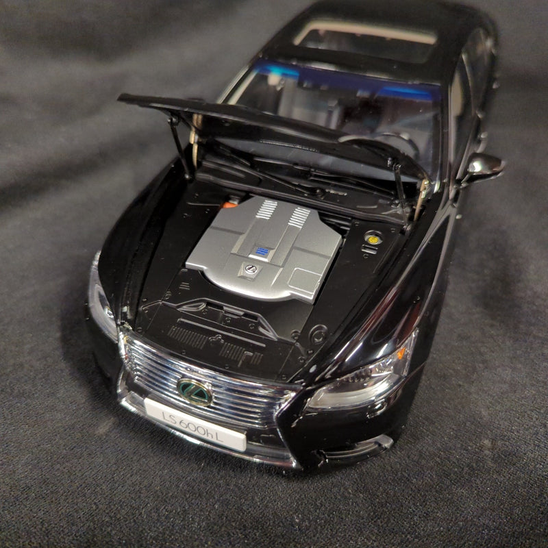 Load image into Gallery viewer, AUTOart Signature 1/18 Lexus LS600hL Black 78842 - Used