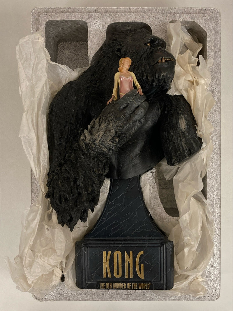 Carica immagine in Galleria Viewer, Weta Collectibles King Kong with Ann Darrow Bust - Used