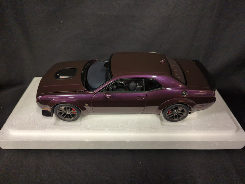 Carica immagine in Galleria Viewer, AUTOart 1/18 Dodge Challenger R/T Scat Pack Widebody 2022 Purple Composite - Used
