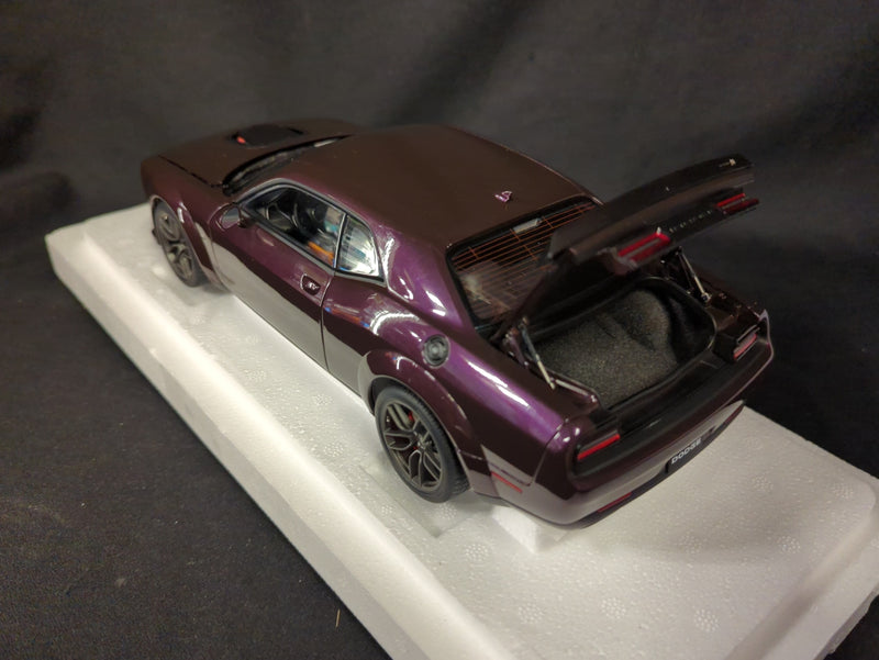 Carica immagine in Galleria Viewer, AUTOart 1/18 Dodge Challenger R/T Scat Pack Widebody 2022 Purple Composite - Used