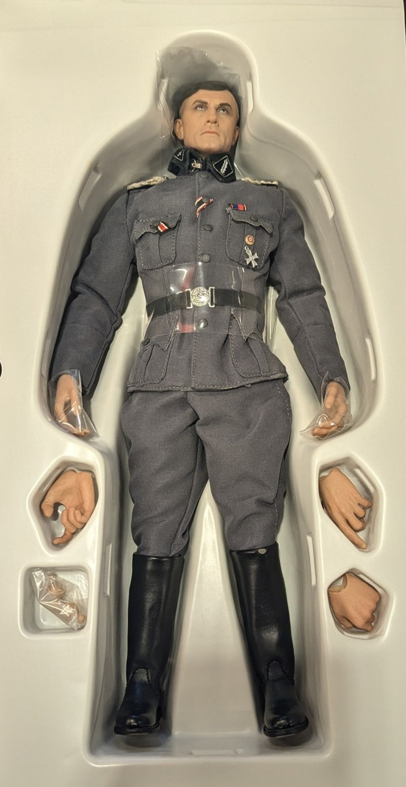 Load image into Gallery viewer, Hot Toys Movie Masterpiece Colonel Hans Landa MMS134 - Used