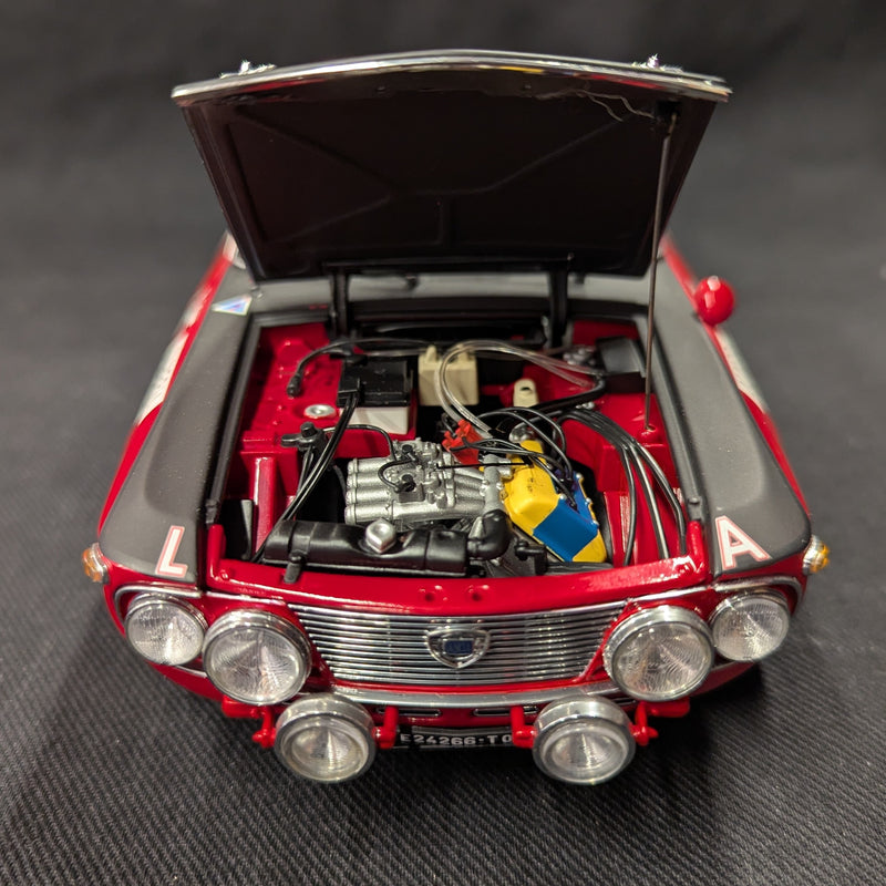 Load image into Gallery viewer, AUTOart Millennium 1/18 Lancia Fulvia 1.6HF Winner Rally Monte Carlo 1972 - Used