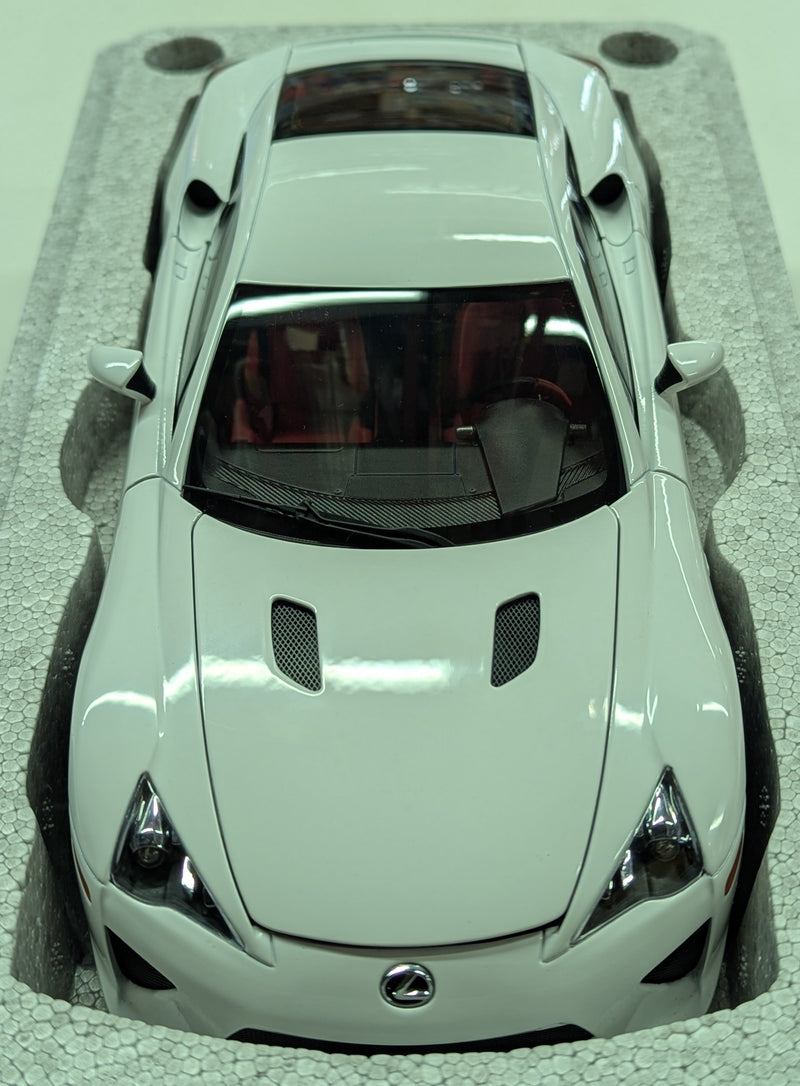 Load image into Gallery viewer, AUTOart Signature 1/18 Lexus LFA Whitest White 78831 - Used