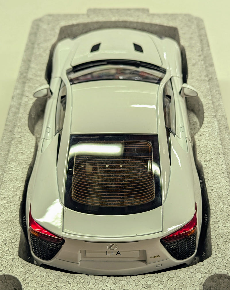 Load image into Gallery viewer, AUTOart Signature 1/18 Lexus LFA Whitest White 78831 - Used