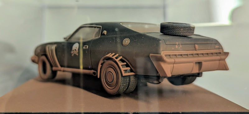 Carica immagine in Galleria Viewer, AUTOart 1/43 Mad Max 2 The Road Warrior Interceptor Enemy Car 52749 - Used