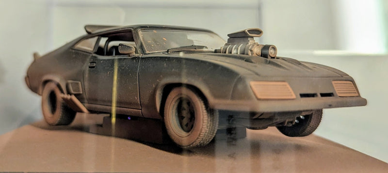 Carica immagine in Galleria Viewer, AUTOart 1/43 Mad Max 2 The Road Warrior Interceptor Enemy Car 52749 - Used