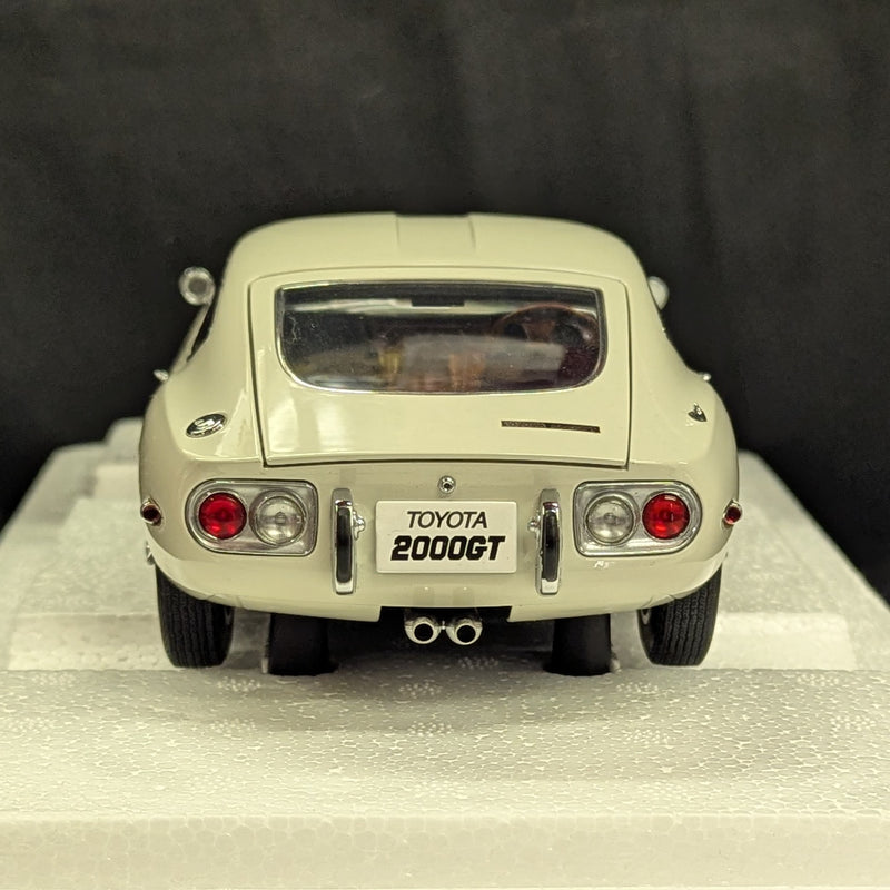 Cargue la imagen en el visor de la galería, AUTOart 1/18 Toyota 2000GT Wire Spoke Wheel Version White 78754 Composite - Used