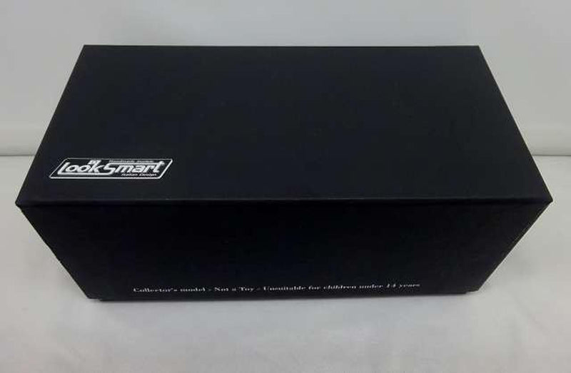 Load image into Gallery viewer, LOOKSMART Lamborghini Aventador LP750-4 SuperVeloce 1/43 Scale Car– Used