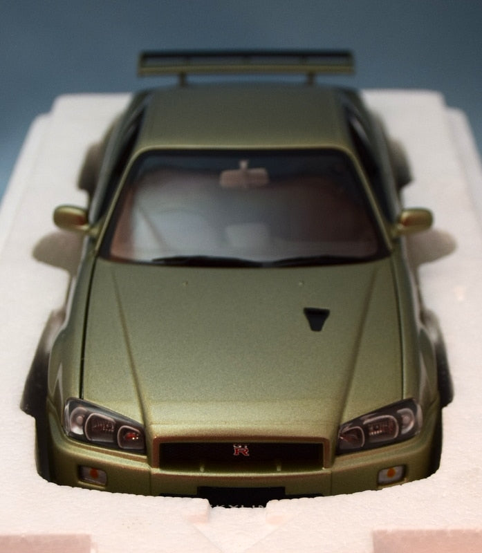 Laden Sie das Bild in Galerie -Viewer, AUTOart 1/18 Nissan Skyline R34 GT-R V-spec II Nur Millennium Jade 77338 - Used