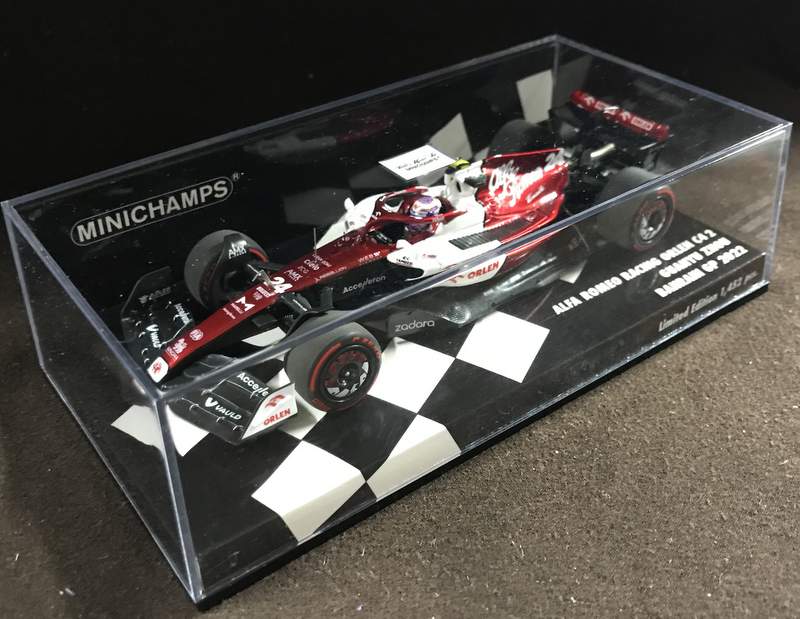 Carica immagine in Galleria Viewer, Minichamps 1/43 Alfa Romeo F1 Team Orlen C42 Zhou Guanyu Bahrain GP 2022 - Used