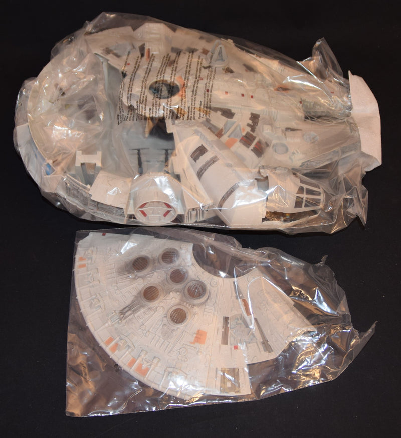 Carica immagine in Galleria Viewer, Hasbro Japan Electronic Millennium Falcon for 3.5 inch figures - Used