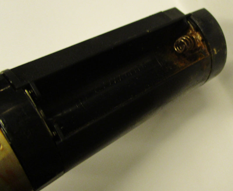 Laden Sie das Bild in Galerie -Viewer, Disney Parks Star Wars Kylo Ren Lightsaber - Used