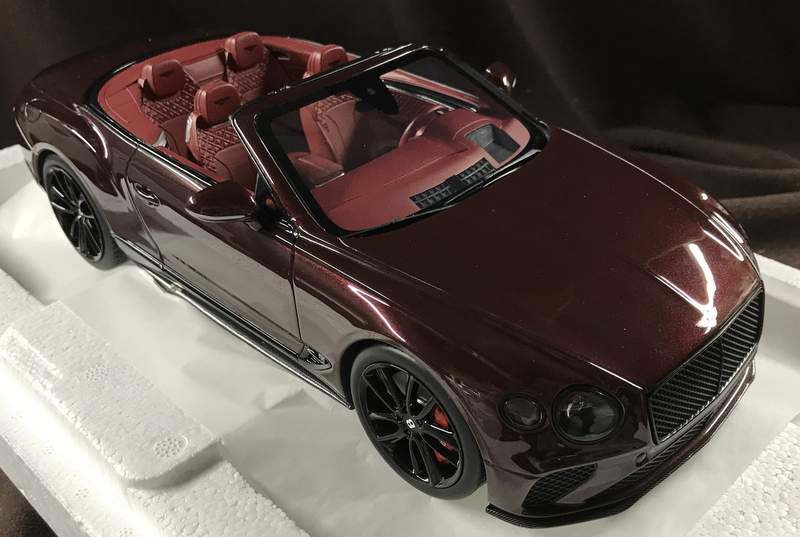 Chargez l'image dans la visionneuse de la galerie, TSM Top Speed 1/18 Bentley Continental GT Convertible Cricket Ball - Used