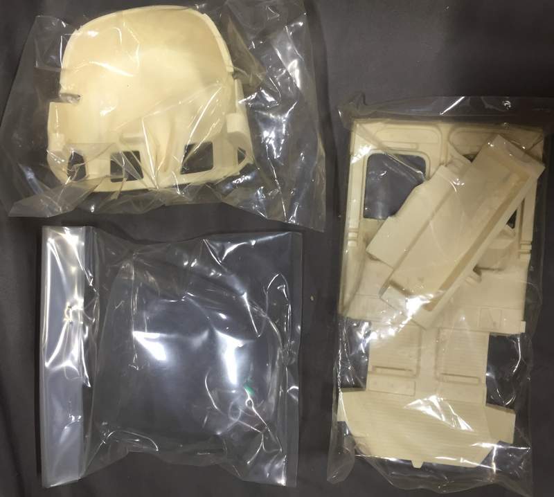 Cargue la imagen en el visor de la galería, Broken Heroes Future Police Car 1/18 Resin Model Kit - Used