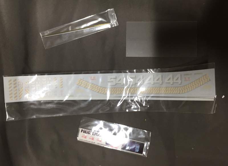 Cargue la imagen en el visor de la galería, Broken Heroes Future Police Car 1/18 Resin Model Kit - Used