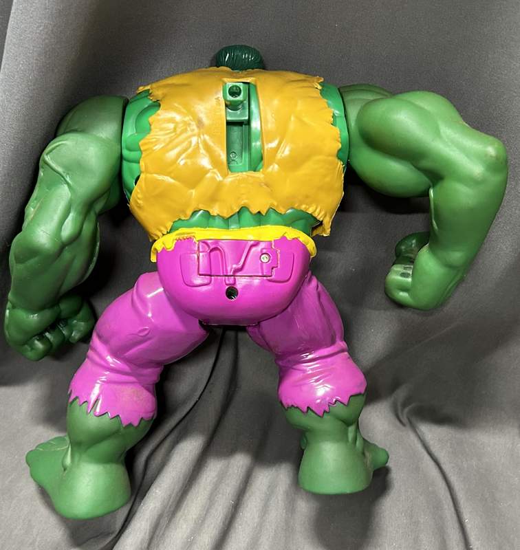 Laden Sie das Bild in Galerie -Viewer, ToyBiz Rage Cage Hulk Action Figure - Used