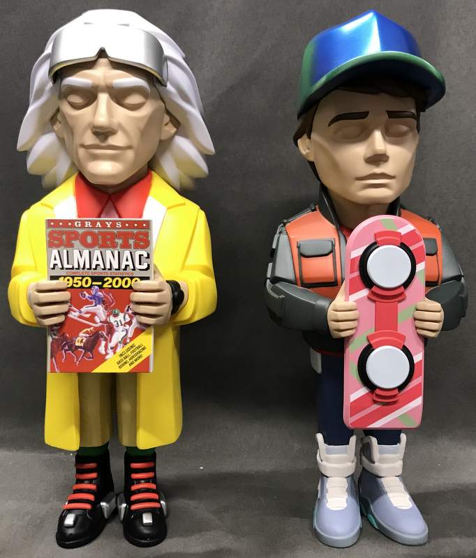 Laden Sie das Bild in Galerie -Viewer, Mighty Jaxx YARMS Vinyl Art Statue Back to the Future Part II Marty Mcfly & Doc Brown - Used
