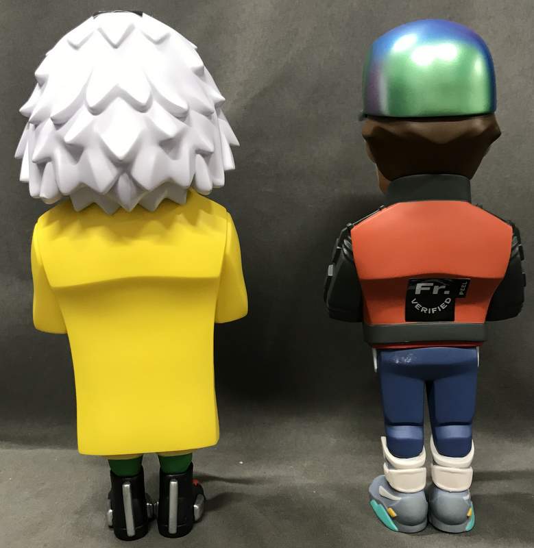 Laden Sie das Bild in Galerie -Viewer, Mighty Jaxx YARMS Vinyl Art Statue Back to the Future Part II Marty Mcfly & Doc Brown - Used