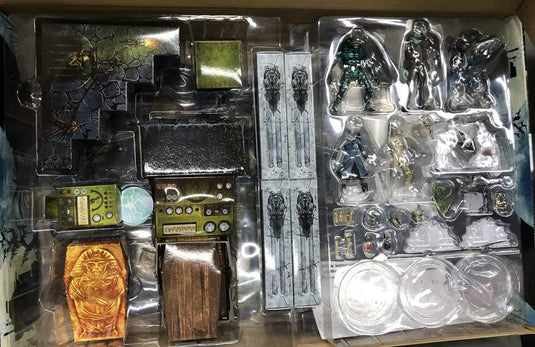 Mezco Toyz Mezco's Monsters 5 Points Tower of Fear Set - Used