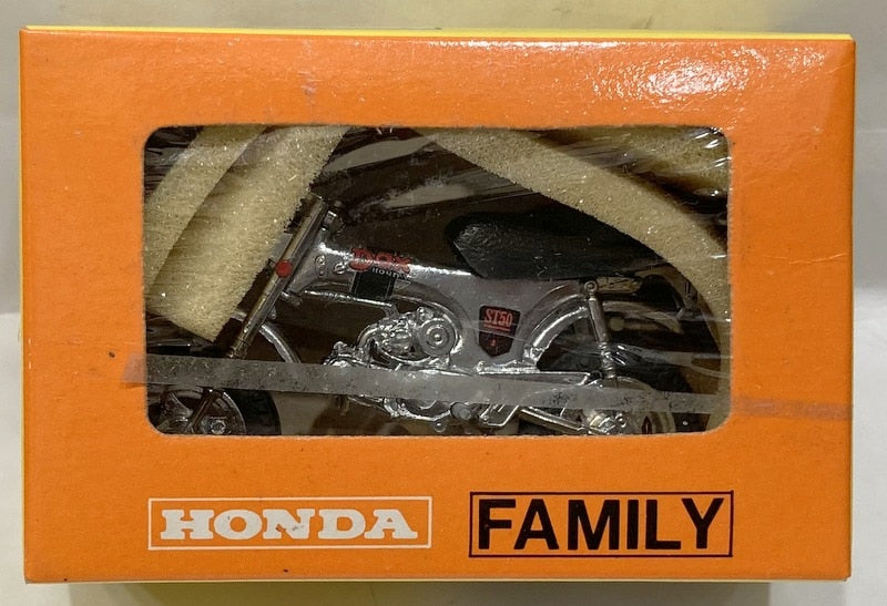 Laden Sie das Bild in Galerie -Viewer, ACT-L Corporation 1/20 Honda Family Bike Chaly Silver - Used
