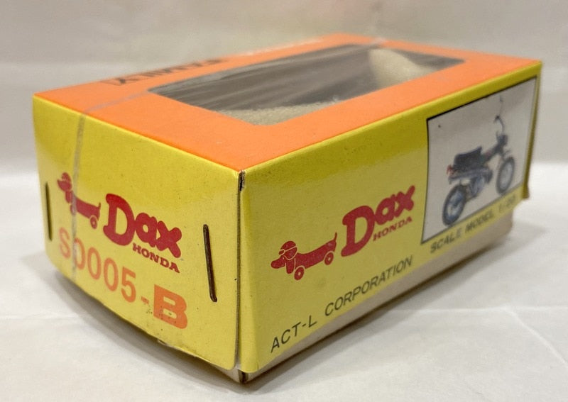 Laden Sie das Bild in Galerie -Viewer, ACT-L Corporation 1/20 Honda Family Bike Chaly Silver - Used