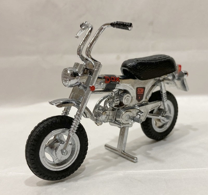Laden Sie das Bild in Galerie -Viewer, ACT-L Corporation 1/20 Honda Family Bike Chaly Silver - Used