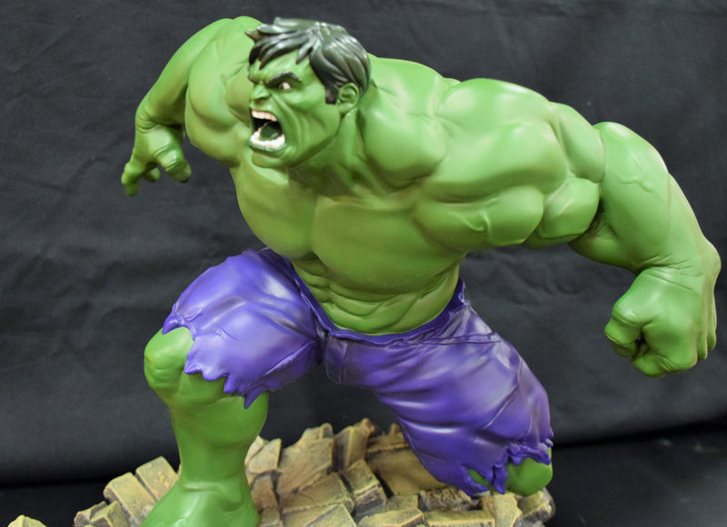 Carica immagine in Galleria Viewer, XM Studios 1/6 Scale Hulk Statue - Used