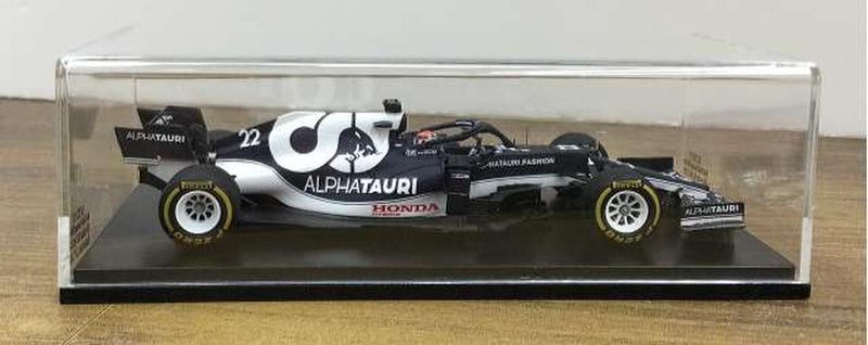 Laden Sie das Bild in Galerie -Viewer, SPARK Scuderia AlphaTauri Honda AT02 1/43 Scale Car– Used