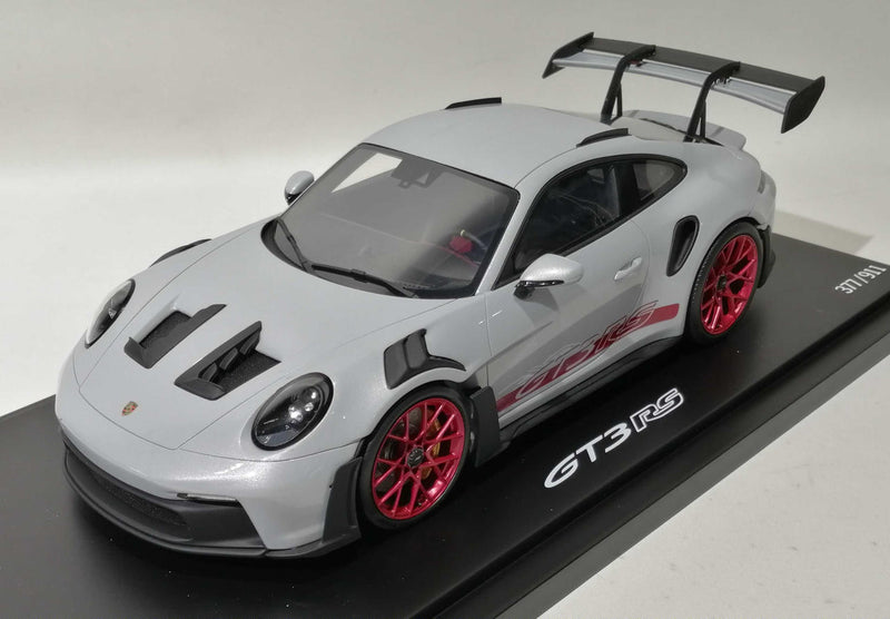 Laden Sie das Bild in Galerie -Viewer, SPARK 1/18 Porsche 911 (992) GT3 Ice Grey Metallic– Used