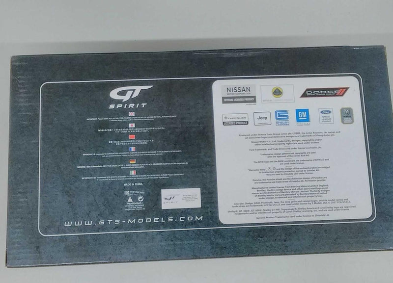 Load image into Gallery viewer, AUTOart GT-R R35 White 1/18 Scale Model Car– Used