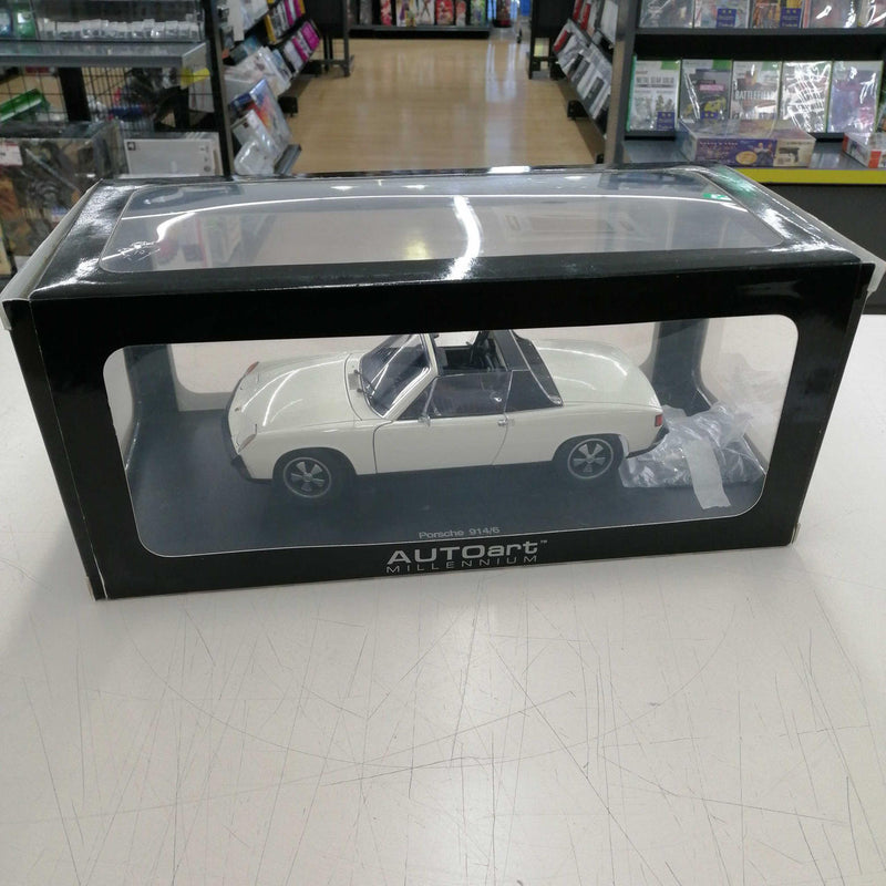 Load image into Gallery viewer, AUTOART PORSCHE 914/6 1/18 Scale Model Car– Used