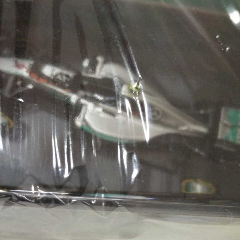 Laden Sie das Bild in Galerie -Viewer, SPARK #6 S5025 Mercedes F1 W07 Hybrid 1/43 Scale Car– Used