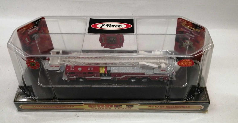 Carica immagine in Galleria Viewer, CODE 3 12910 ELSMERE FIRE DEPT T30 1/64 Diecast Model– Used