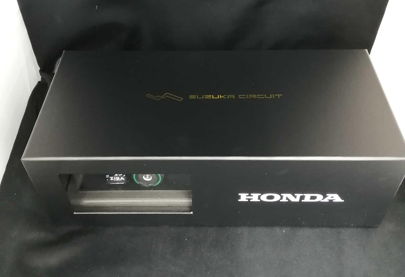 Laden Sie das Bild in Galerie -Viewer, SPARK AlphaTauri F1 Diecast Car 1/18 Scale– Used