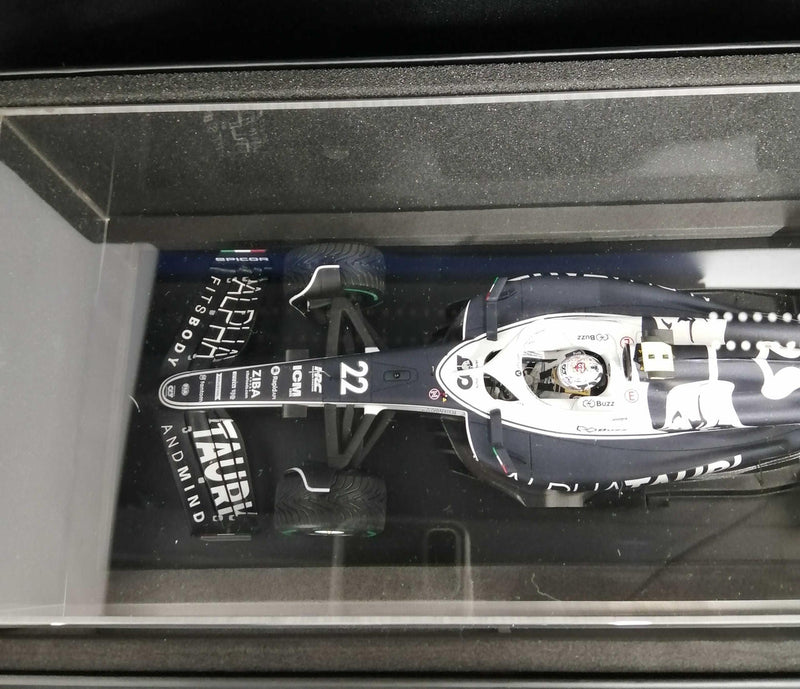 Laden Sie das Bild in Galerie -Viewer, SPARK AlphaTauri F1 Diecast Car 1/18 Scale– Used