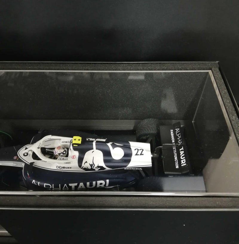 Laden Sie das Bild in Galerie -Viewer, SPARK AlphaTauri F1 Diecast Car 1/18 Scale– Used