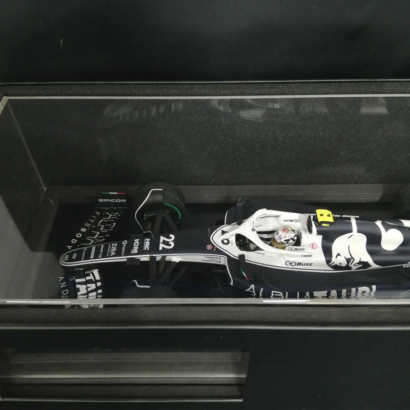 Laden Sie das Bild in Galerie -Viewer, SPARK AlphaTauri F1 Diecast Car 1/18 Scale– Used