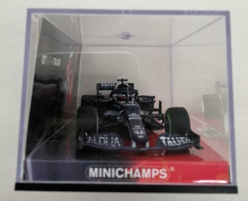 Chargez l'image dans la visionneuse de la galerie, MINICHAMPS SCUDERIA ALPHATAURI HONDA AT02 1/43 Scale Model Car– Used