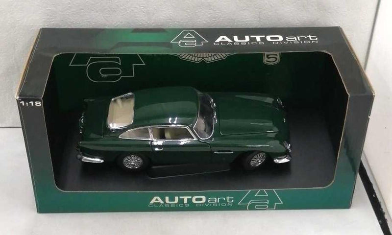Laden Sie das Bild in Galerie -Viewer, AUTOart 1/18 Aston Martin DB5 Diecast Model Car