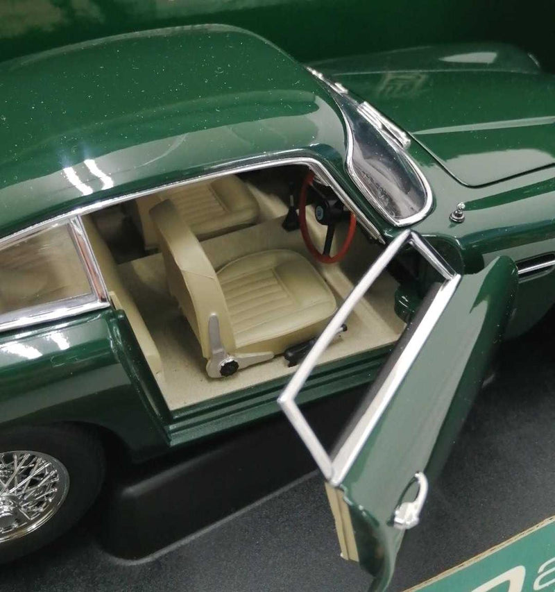 Laden Sie das Bild in Galerie -Viewer, AUTOart 1/18 Aston Martin DB5 Diecast Model Car