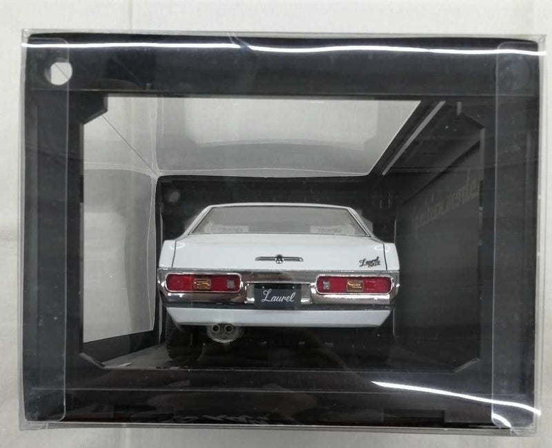 Load image into Gallery viewer, Ignition Model 1/18 Nissan Laurel 2000SGX (C130) White
