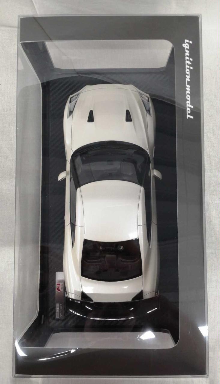 Laden Sie das Bild in Galerie -Viewer, Ignition Model 1/18 Nissan GT-R (R35) Premium Edition Diecast