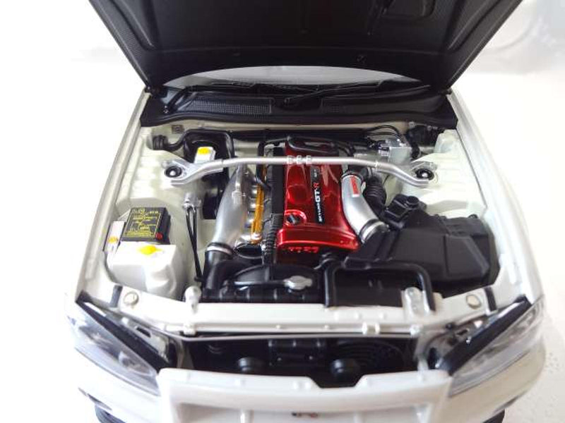 Laden Sie das Bild in Galerie -Viewer, AUTOart 1/18 Nissan Skyline GT-R R34 V-spec II (White Pearl) Scale Car– Used