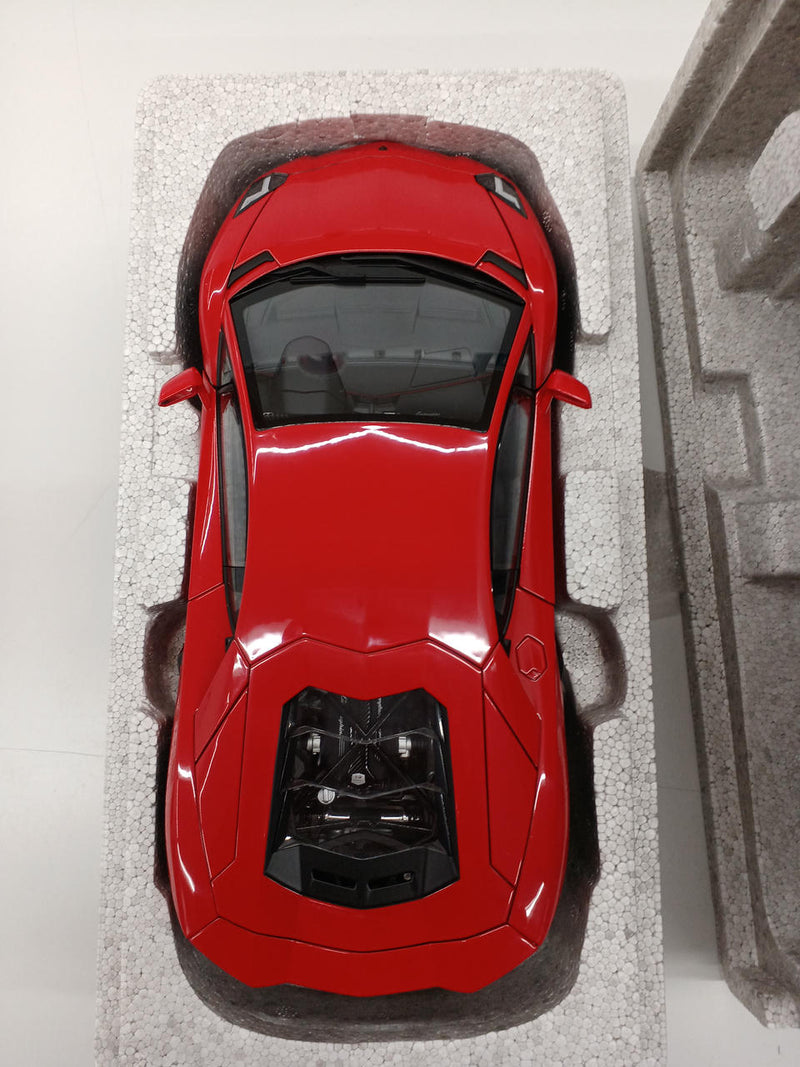 Load image into Gallery viewer, AUTOART Lamborghini Aventador LP700-4 1/18 Scale Car– Used